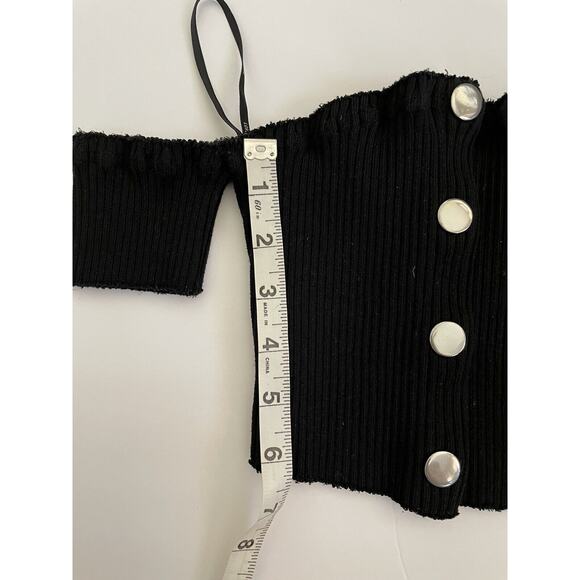 Black Ribbed Raw Edge Off The Shoulder Short Sleeve Button Crop Top Size S - Picture 6 of 6